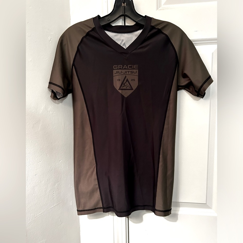 Gracie jiu jitsu short sleeve rash guard army green